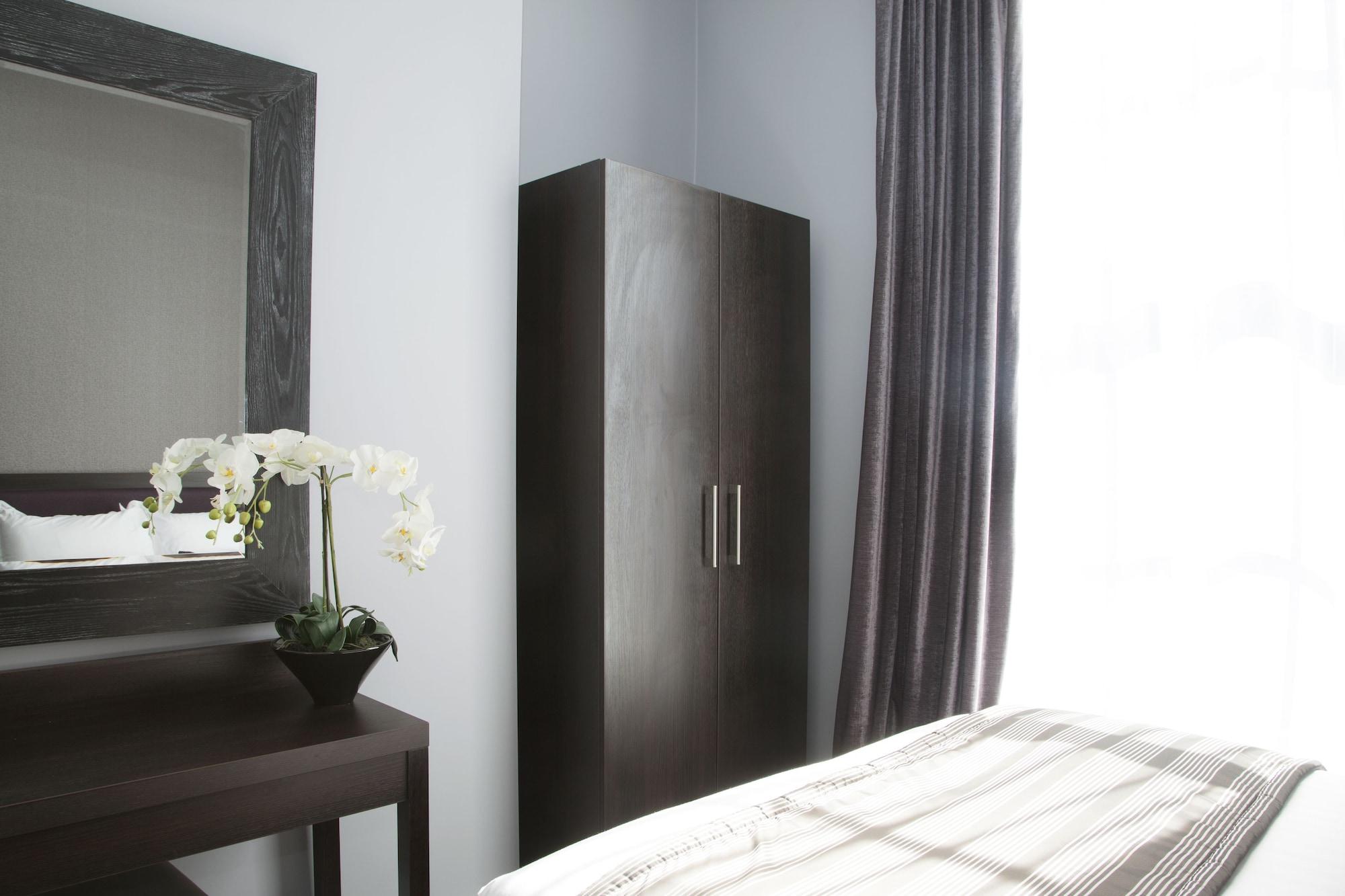 Aparthotel Epic Duke Street 4*