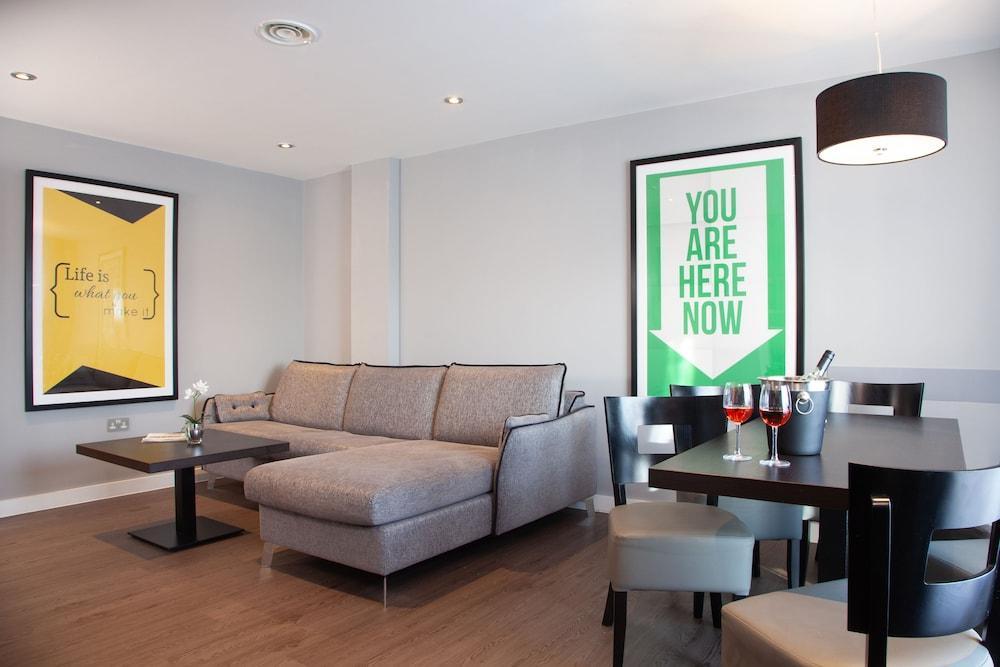 Aparthotel Epic Duke Street 4*